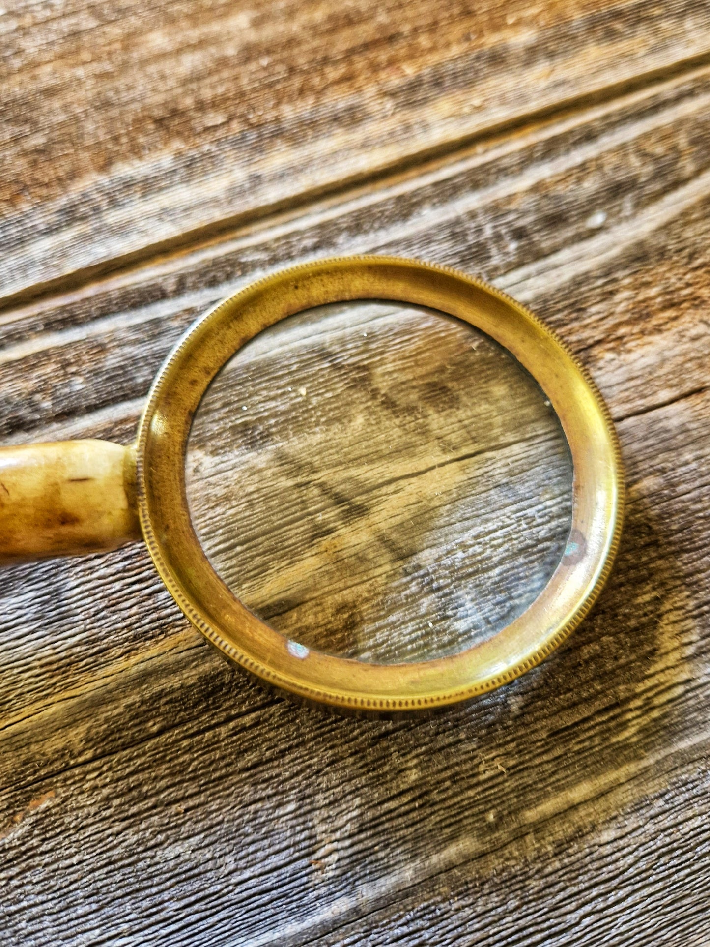 Horn & Brass English Magnifying Glass