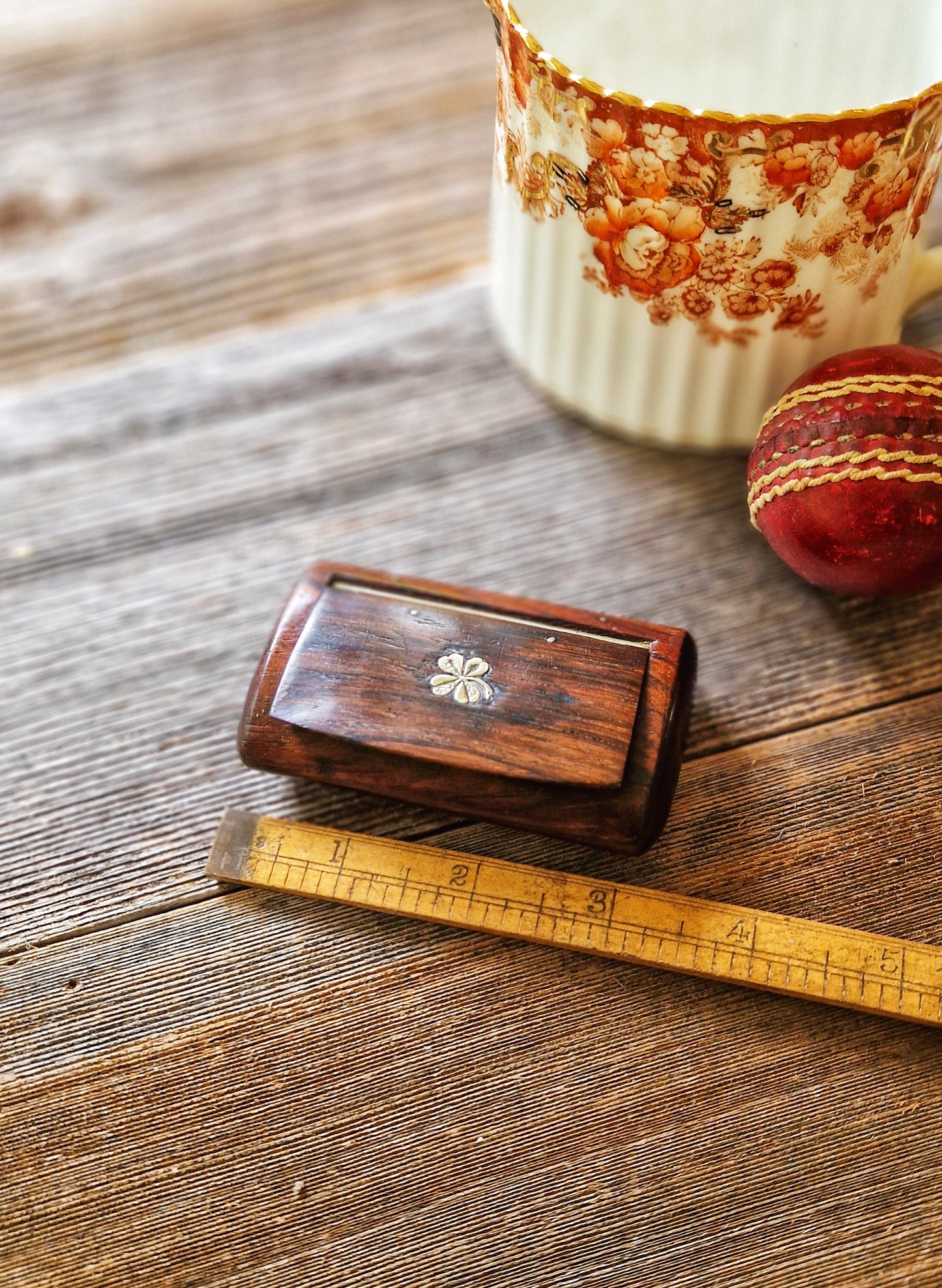 Fine Victorian Wooden Snuff Box with Inlaid Shamrock, Brass Details | Antique Tobacciana