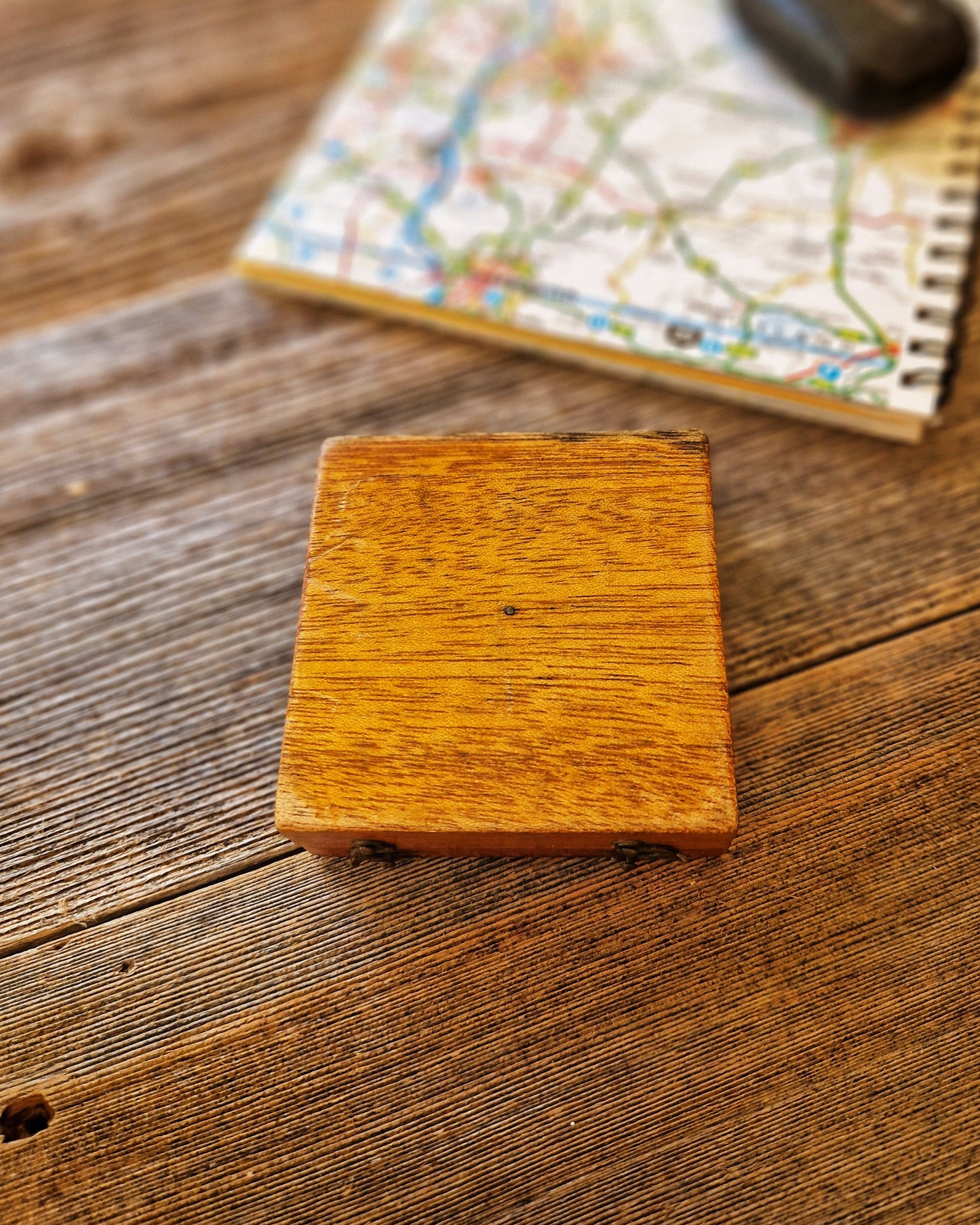 Gentleman’s Boxed Travel Compass from early 1900s – Hardwood Box, Brass Hinges, Dual Clasps