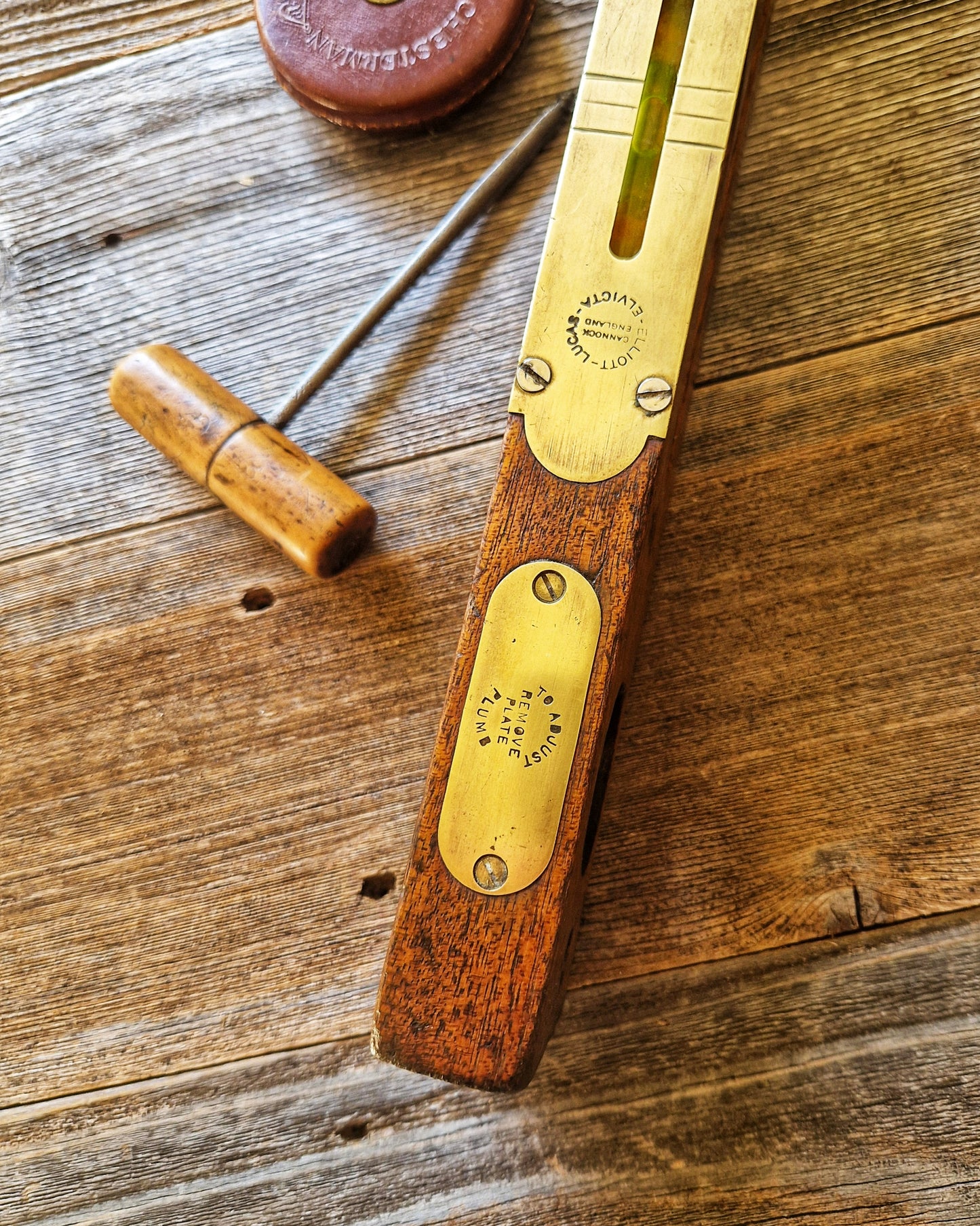 1950s Elvicta 15-Inch Spirit Level in Mahogany & Brass | Vintage English Tool by Elliott Lucas