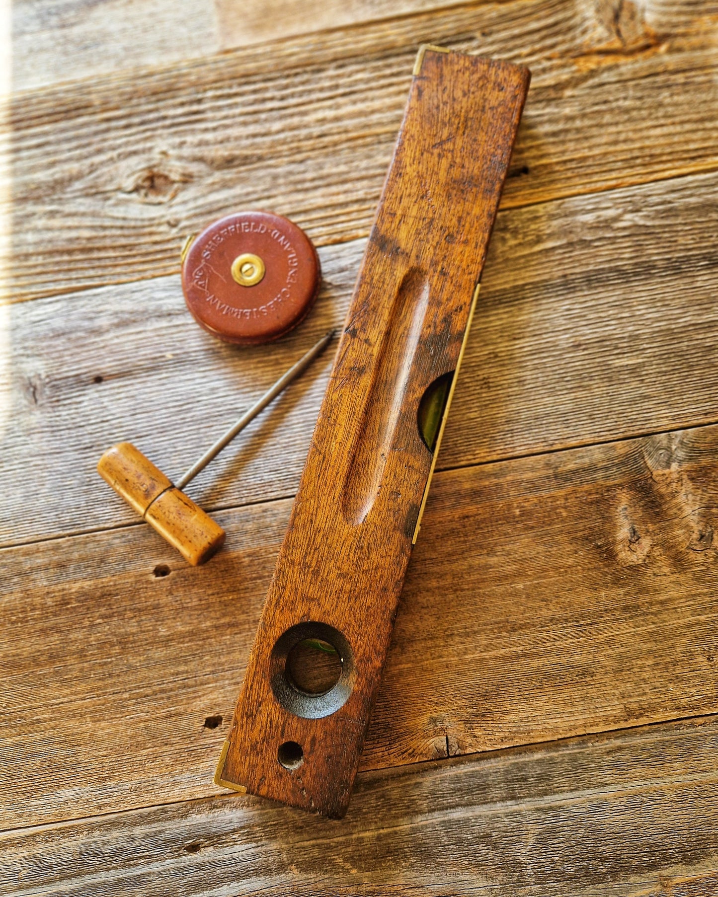 1950s Elvicta 15-Inch Spirit Level in Mahogany & Brass | Vintage English Tool by Elliott Lucas