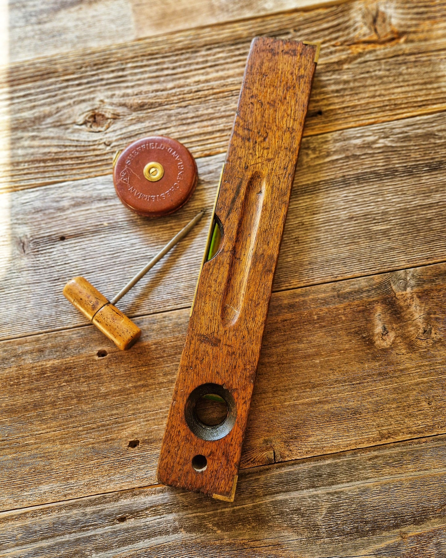 1950s Elvicta 15-Inch Spirit Level in Mahogany & Brass | Vintage English Tool by Elliott Lucas