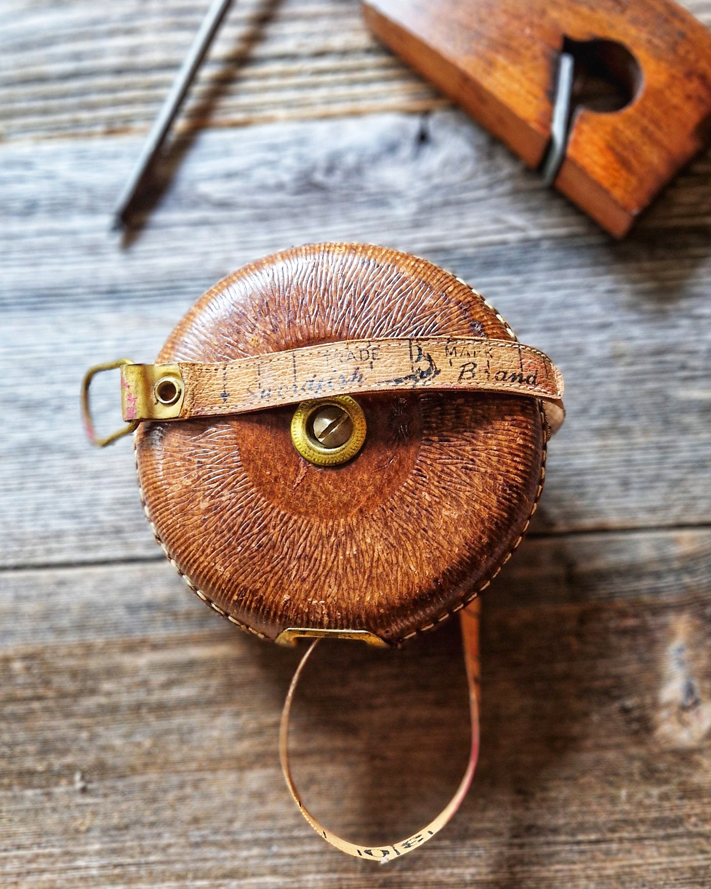 1950s Swordfish 10-Meter Cloth Tape Measure | Mid-Century Chinese Import with Brass Crank, Textured Resin Case