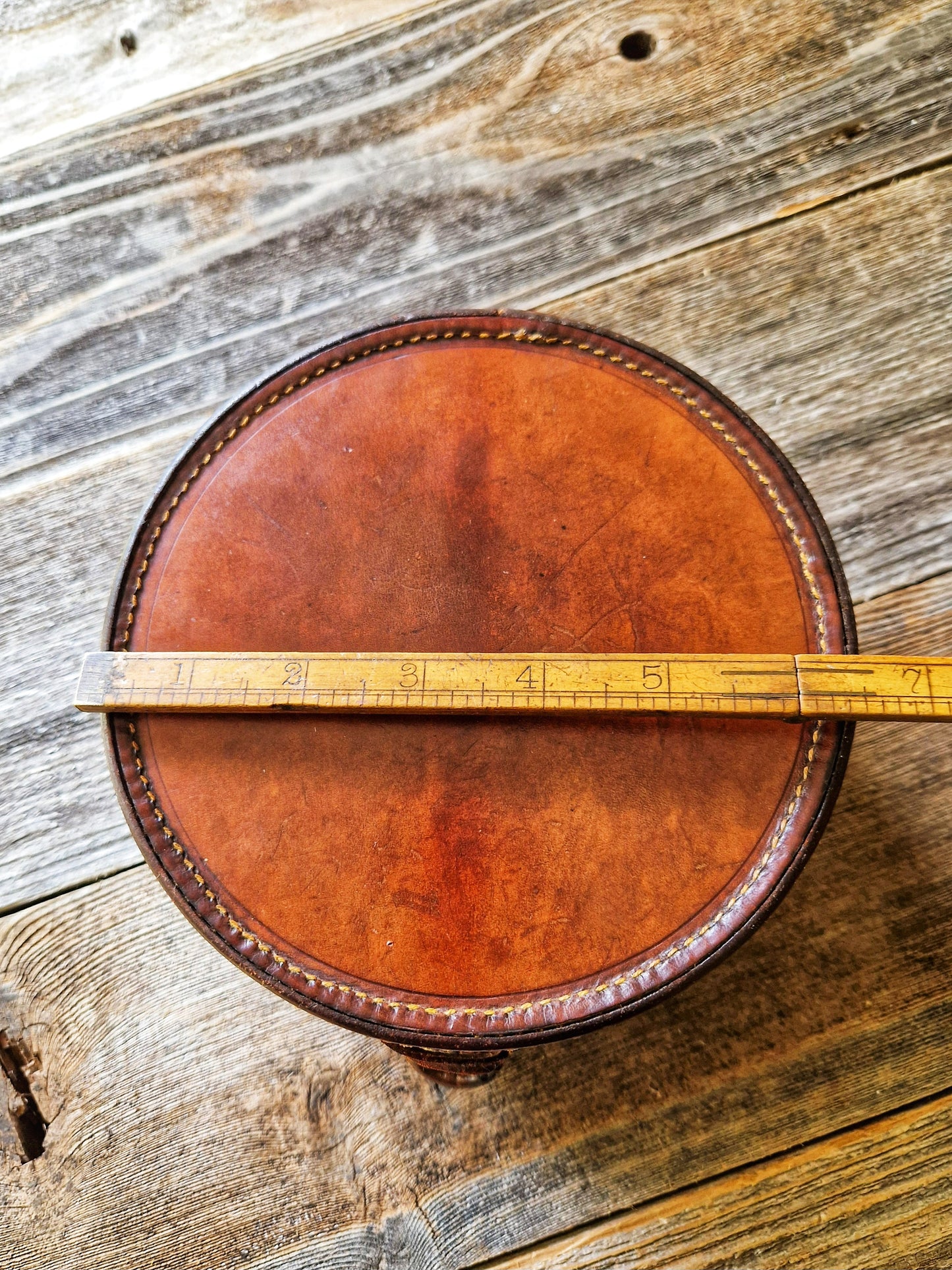Remarkable Vintage English Leather Collar Box with 10 Original Wing Tip Shirt Collars