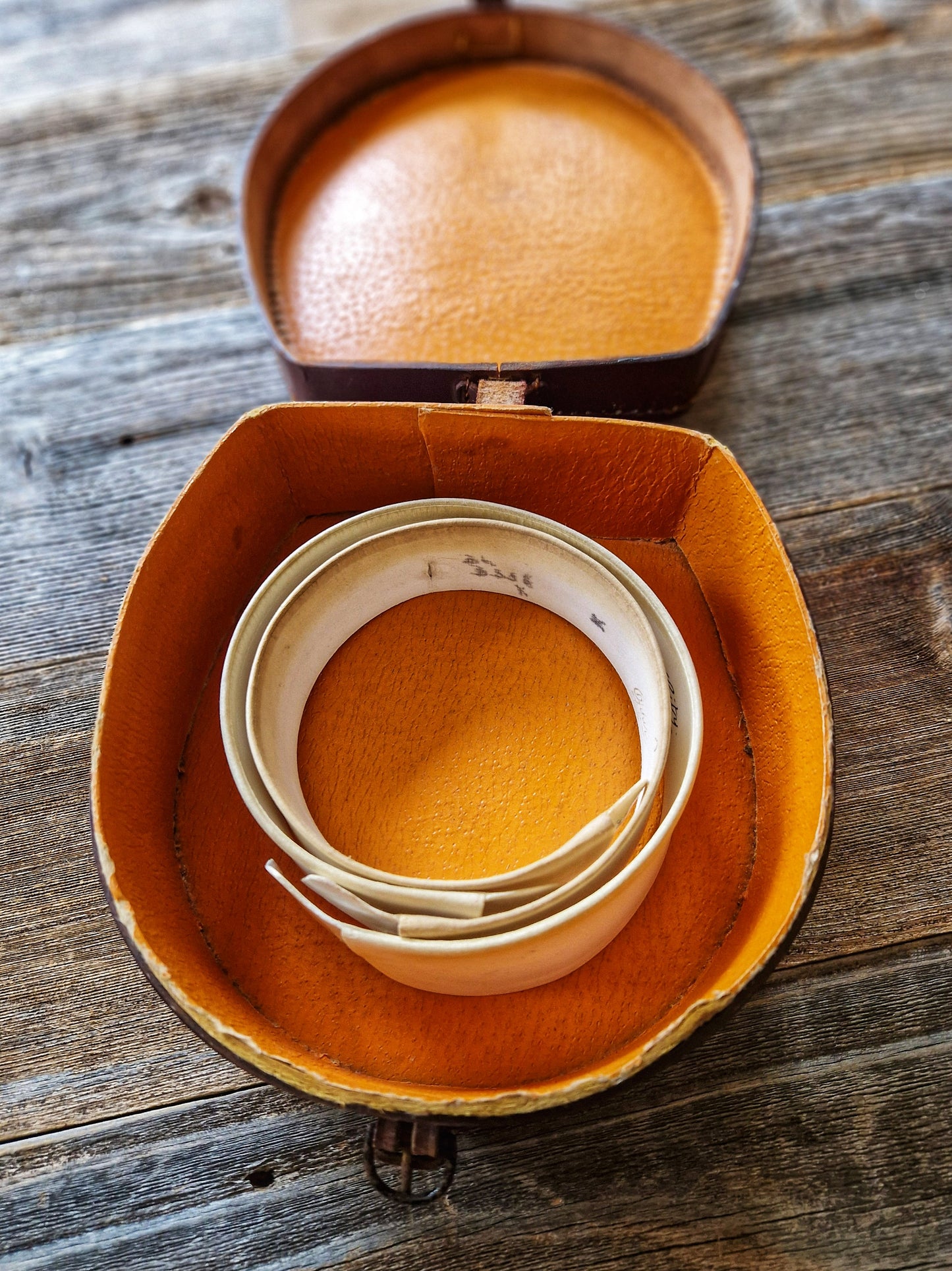 Superb Edwardian Leather Collar Box with 2 Original Club Collars | Vintage Menswear