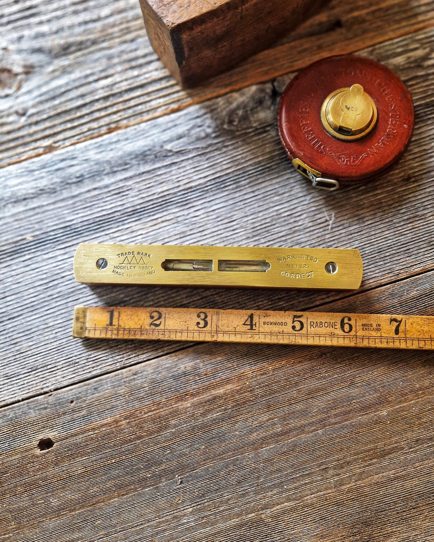 Hockley Abbey 6-Inch Spirit Level in Walnut & Brass | Vintage English Tool from Late 1930s by Rabone