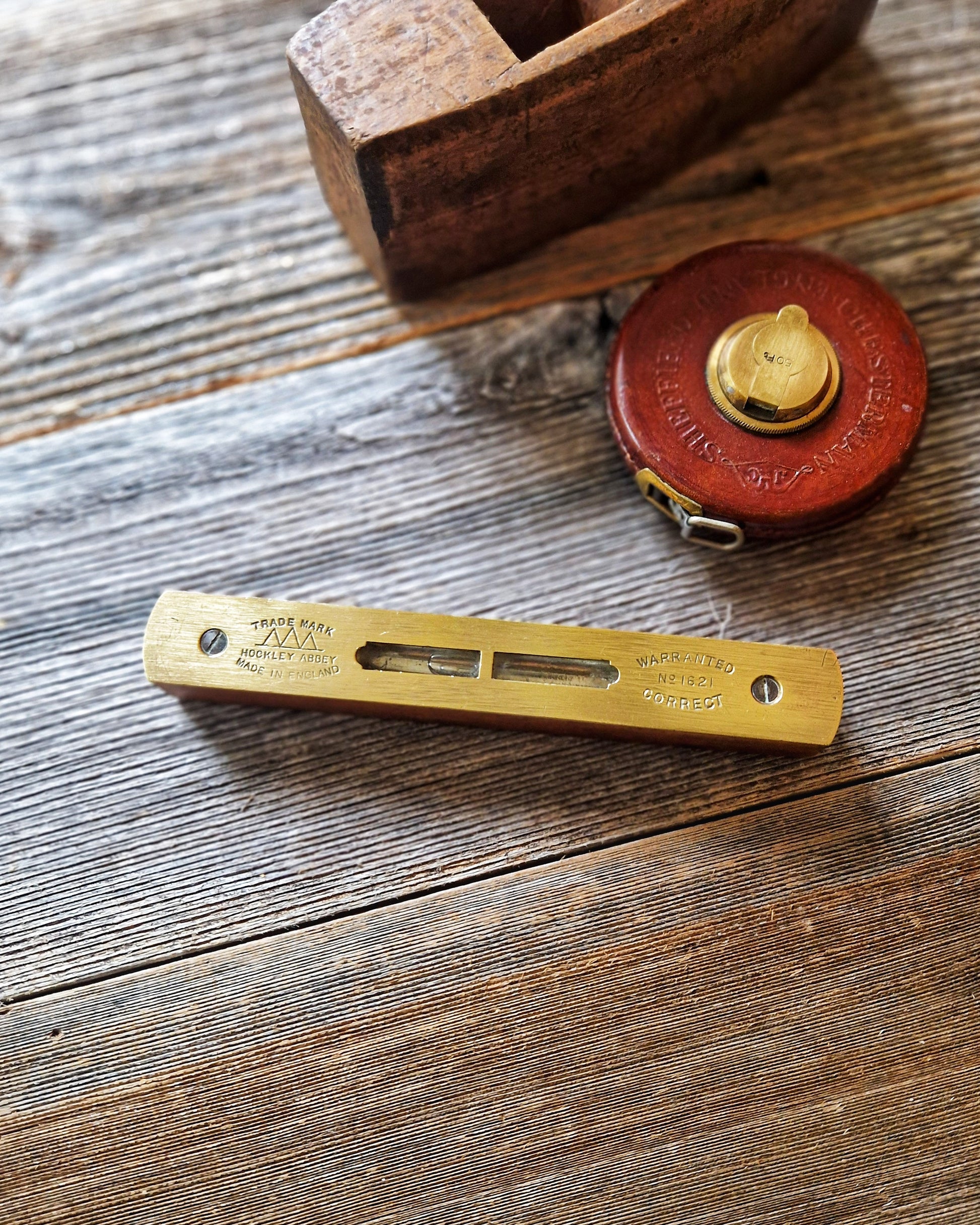 Hockley Abbey 6-Inch Spirit Level in Walnut & Brass | Vintage English Tool from Late 1930s by Rabone