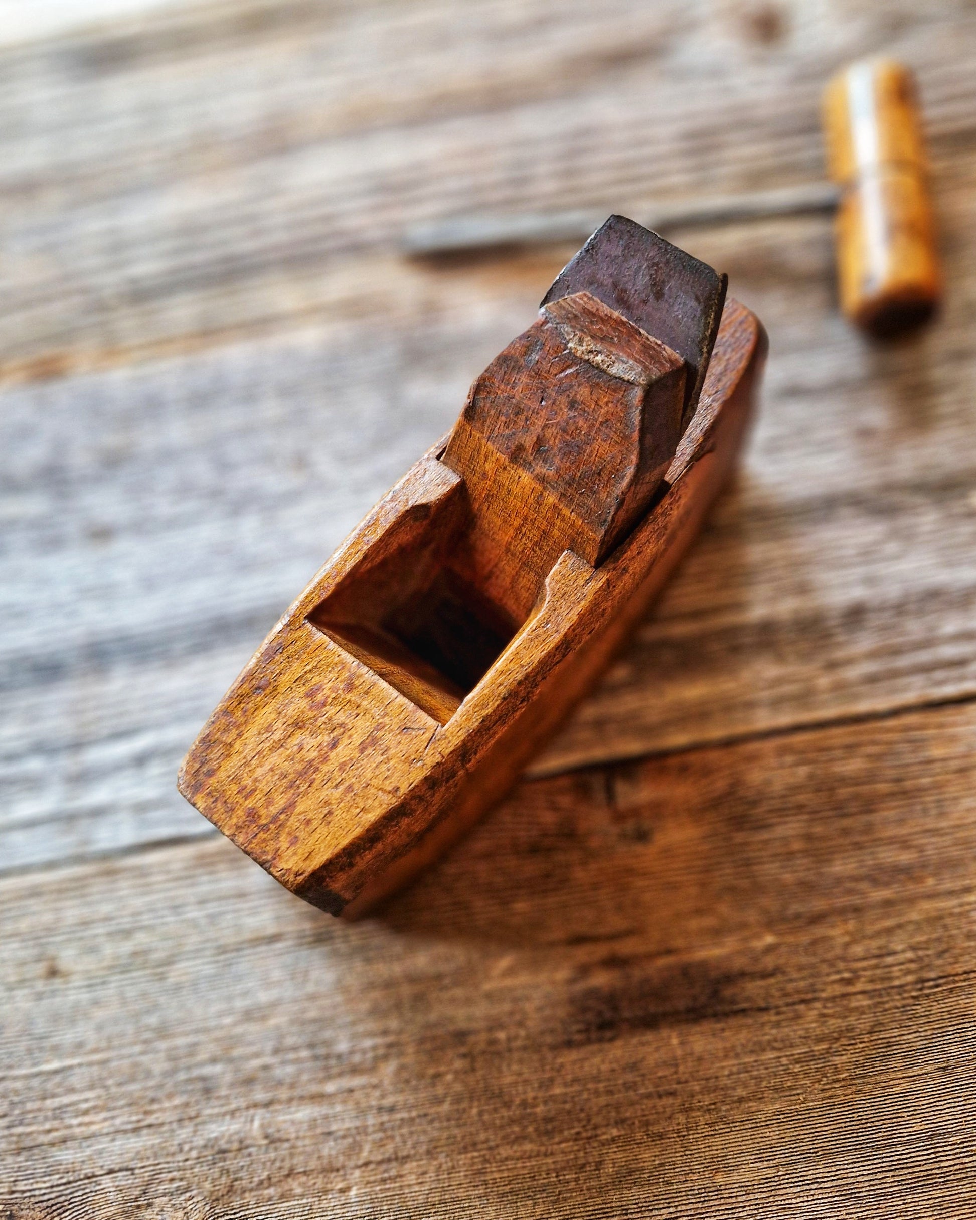 Vintage English Coffin Smoothing Plane c. 1920-1940 | Small Beech Woodworking Tool