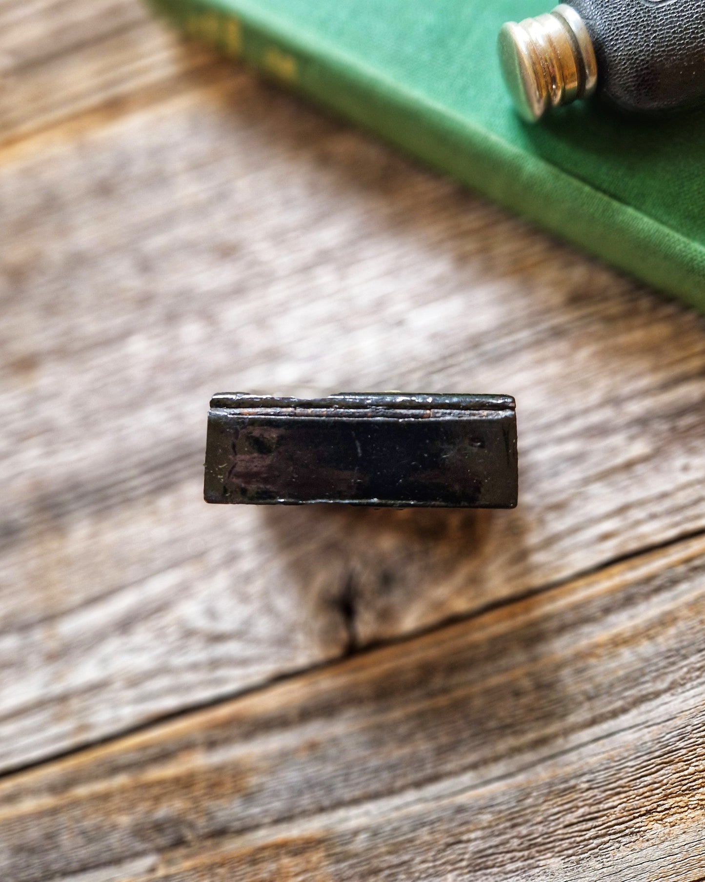 Victorian Papier-Mâché Snuff Box, Black Lacquer with Gold Details | Antique Tobacciana