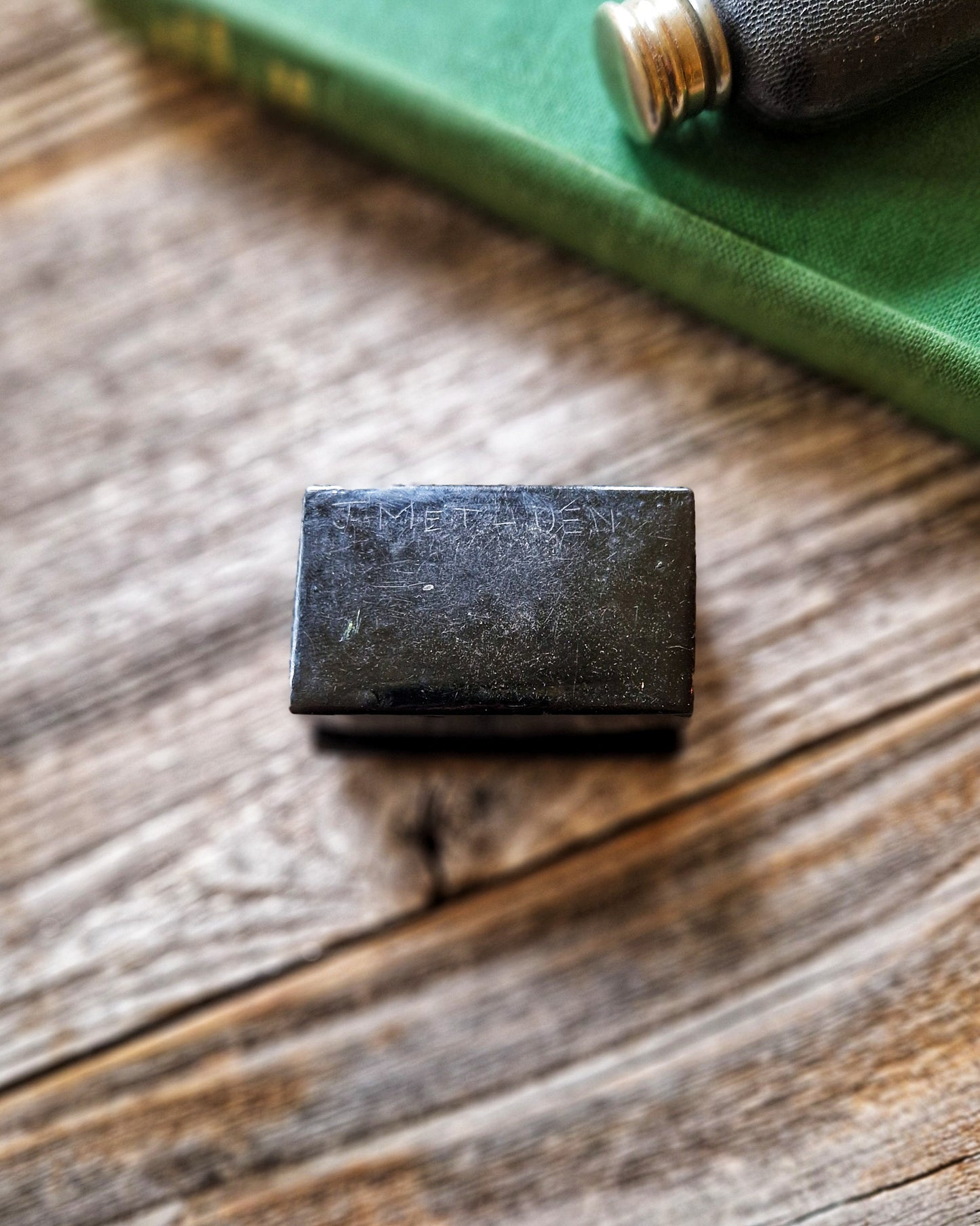 Victorian Papier-Mâché Snuff Box, Black Lacquer with Gold Details | Antique Tobacciana