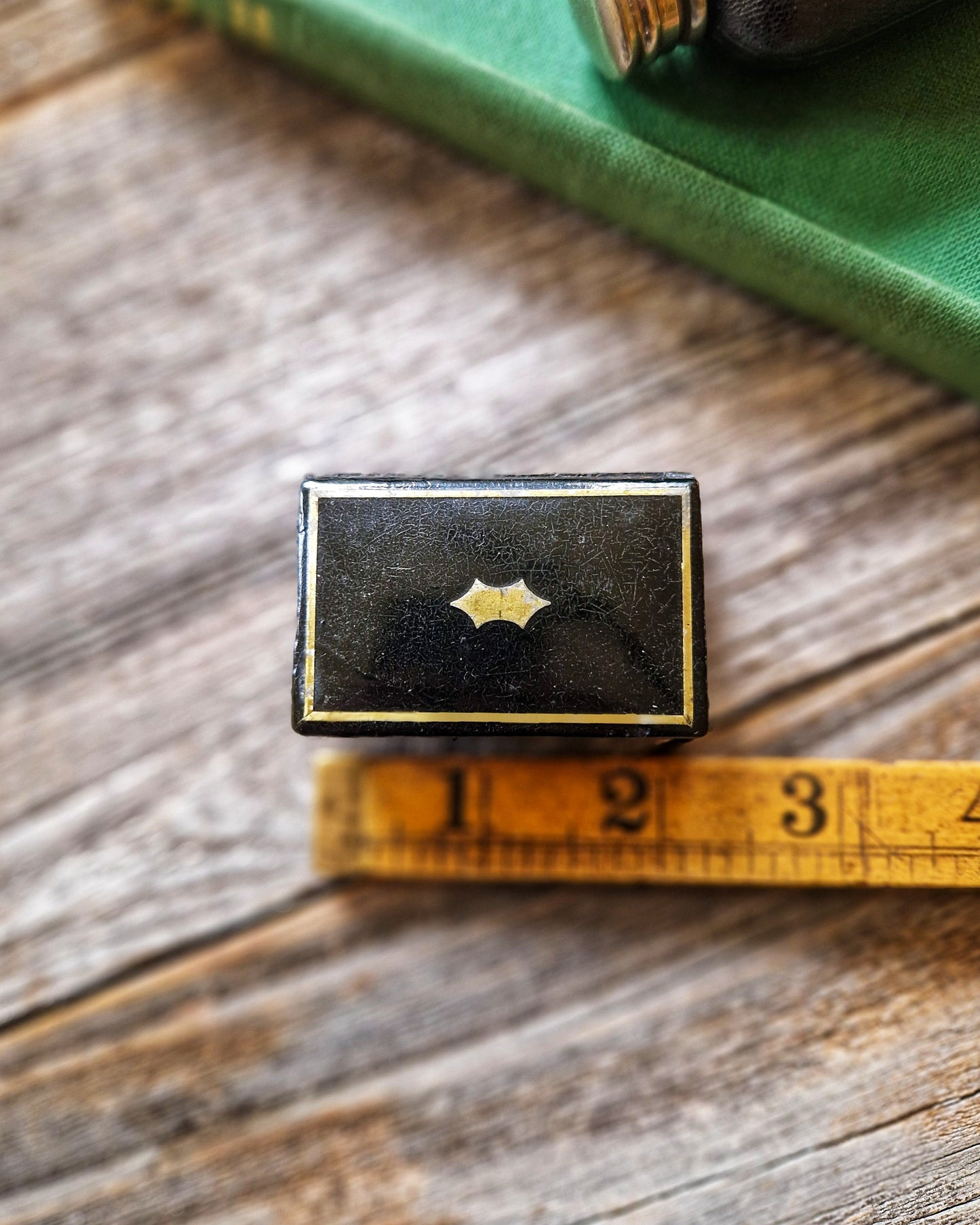 Victorian Papier-Mâché Snuff Box, Black Lacquer with Gold Details | Antique Tobacciana