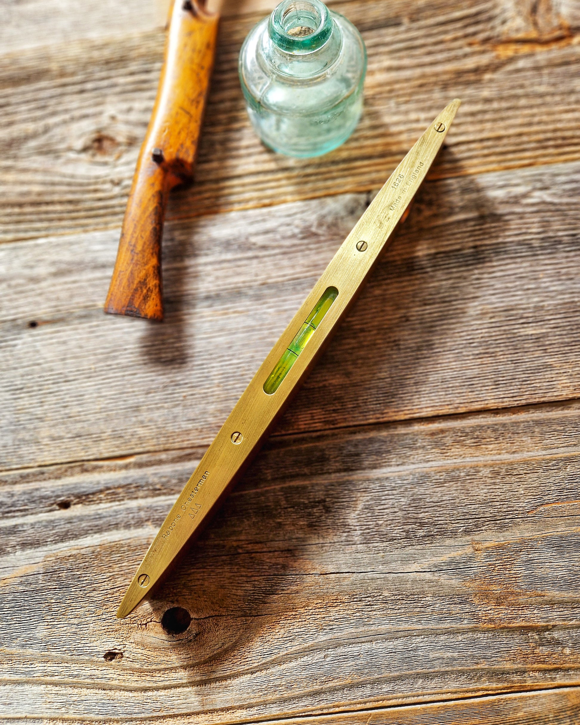 Vintage 12-Inch Torpedo Spirit Level No. 1626 by Rabone-Chesterman | English Mid-Century Tool in Brass & Hardwood