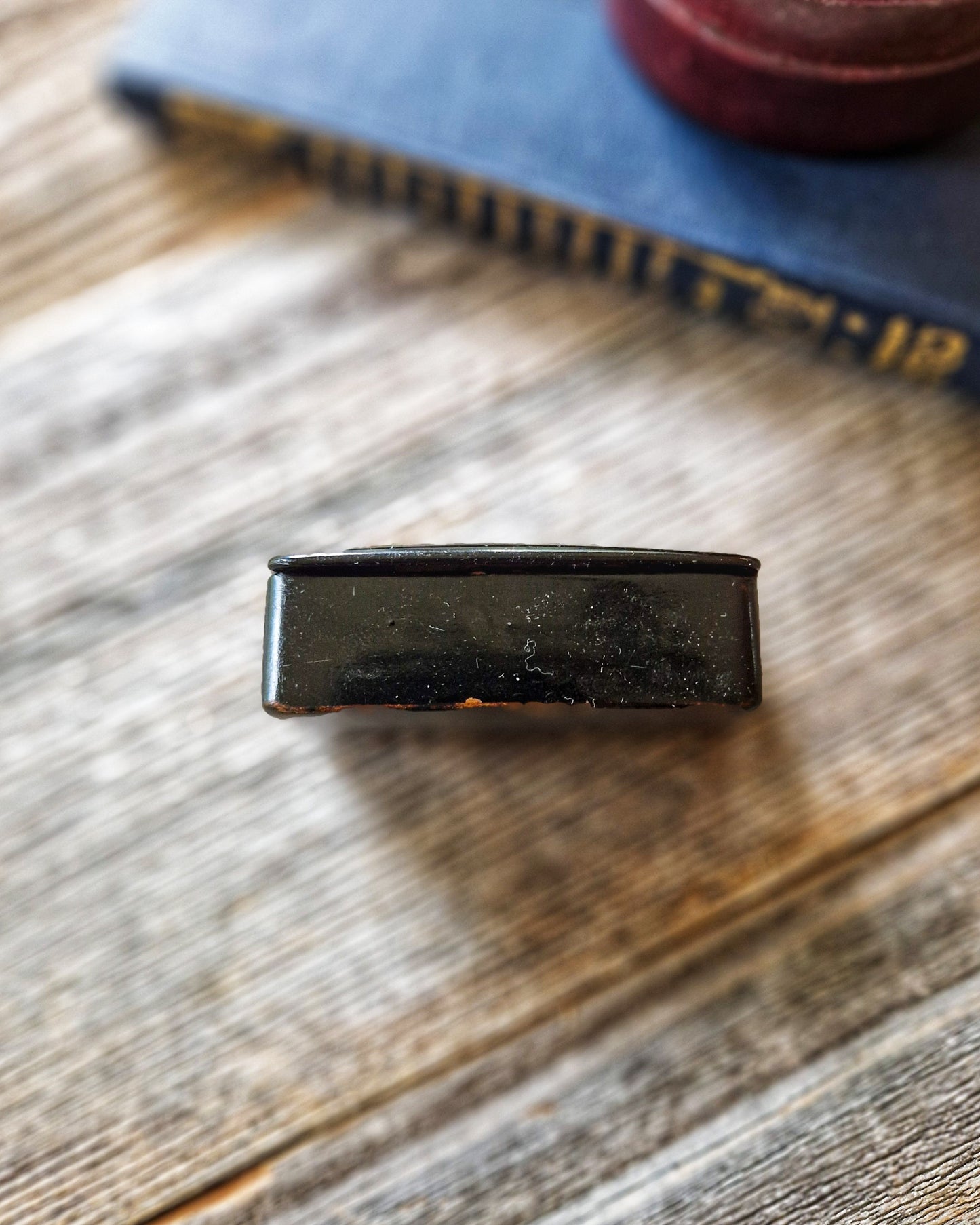 Victorian Papier Mache Snuff Box in Black Lacquer with Mother of Pearl Inlay | Antique Tobacciana c. 1870-1900