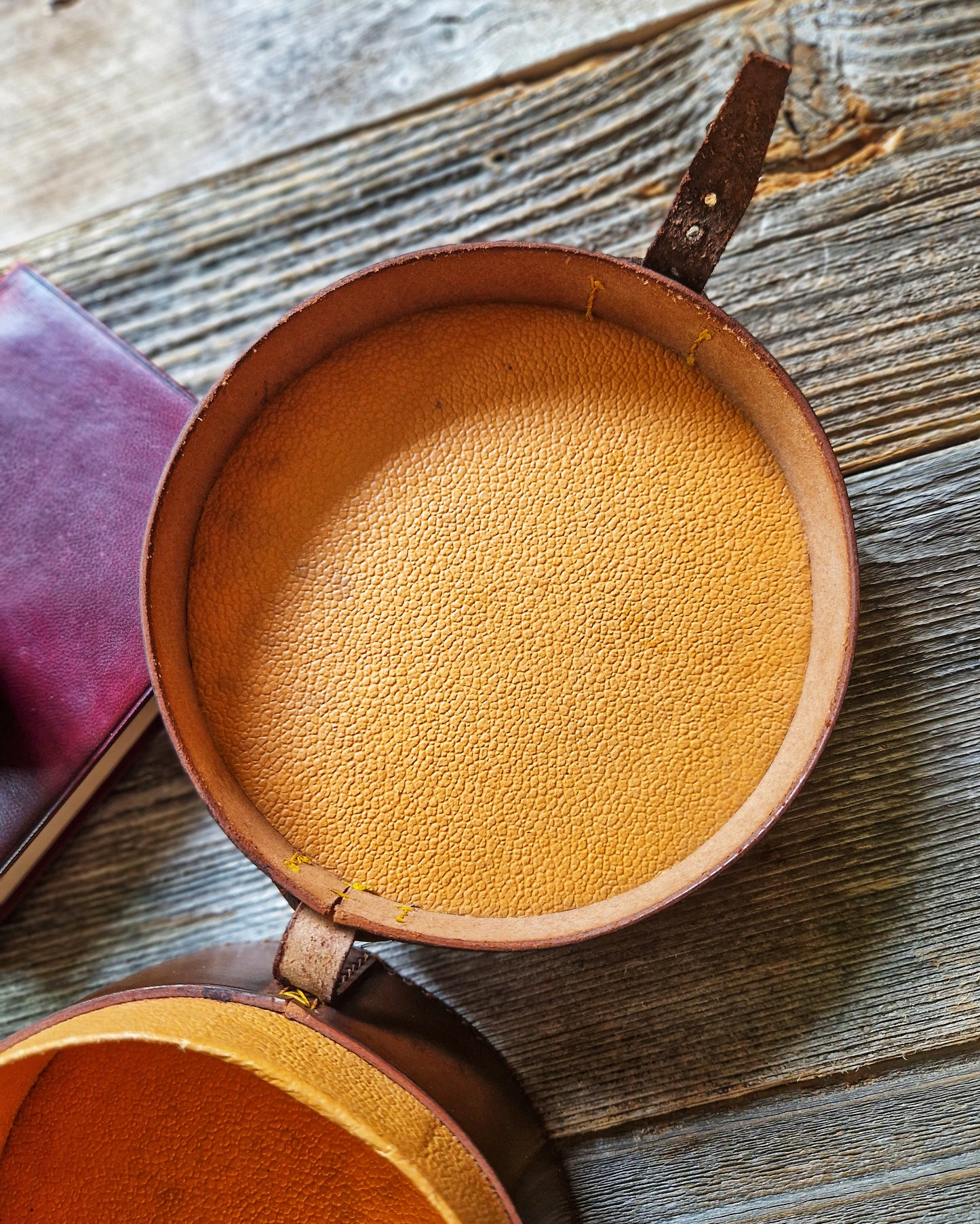 Edwardian Leather Collar Box, 6-Inch Round c. 1910-1925 | Vintage Gentleman’s Accessory