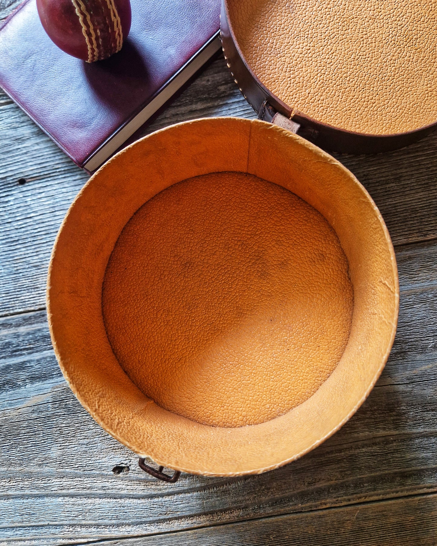 Edwardian Leather Collar Box, 6-Inch Round c. 1910-1925 | Vintage Gentleman’s Accessory