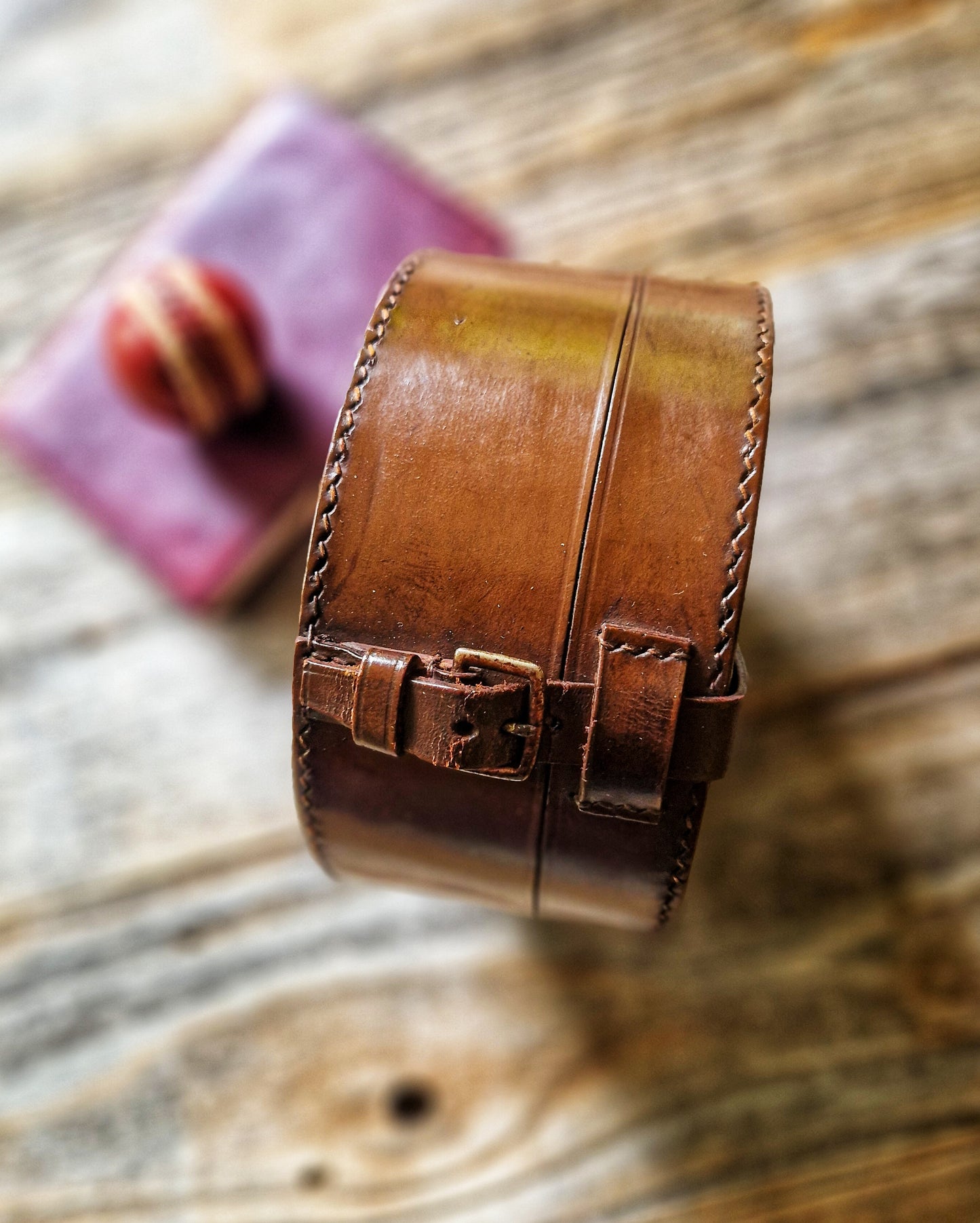 Edwardian Leather Collar Box, 6-Inch Round c. 1910-1925 | Vintage Gentleman’s Accessory