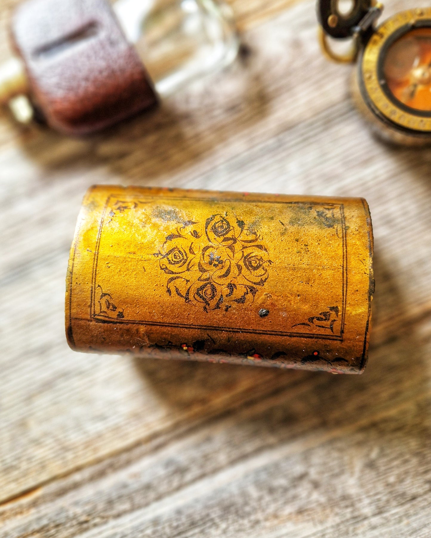 Antique Persian Lacquer Snuff Box c. 1880-1925 | Hand-painted Qajar Papier-Mache