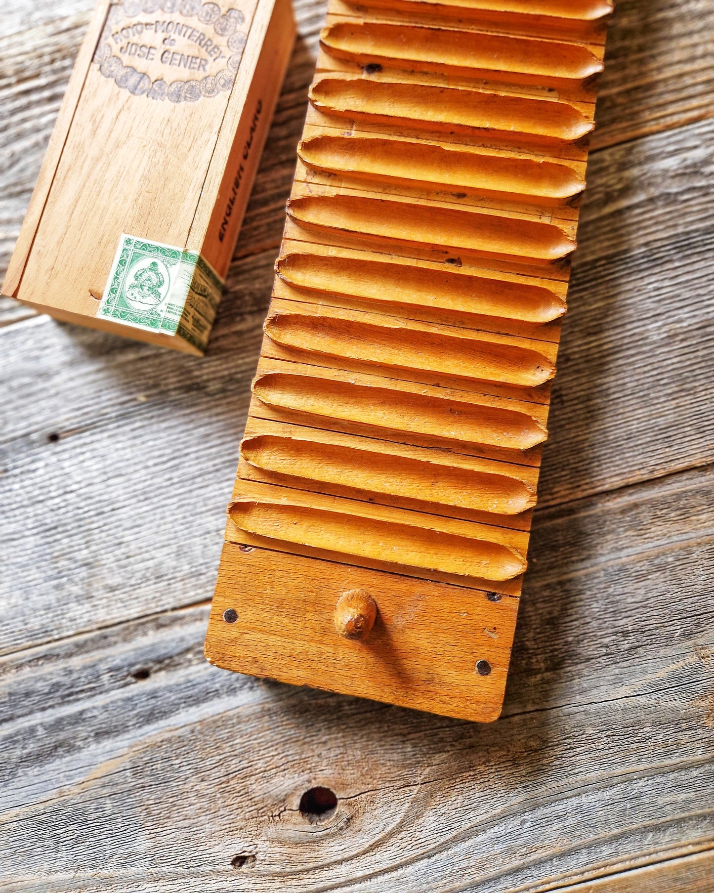 Vintage Hart & Hertel Wooden Cigar Mold, c. 1925-1937 | Interwar German Tobacciana