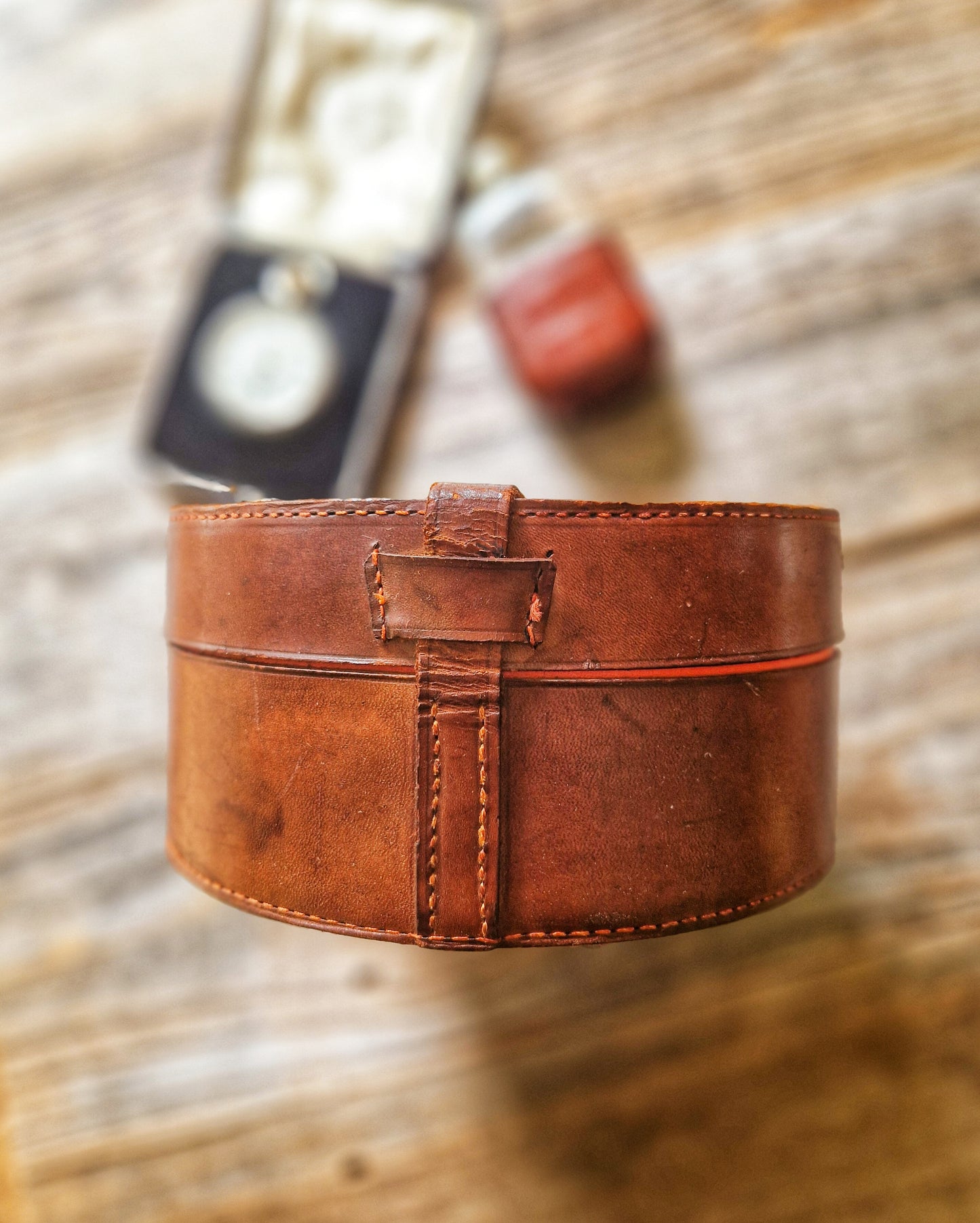 Edwardian Leather Collar Box, 7-Inch Round c. 1910-1925 | Vintage Gentleman’s Accessory