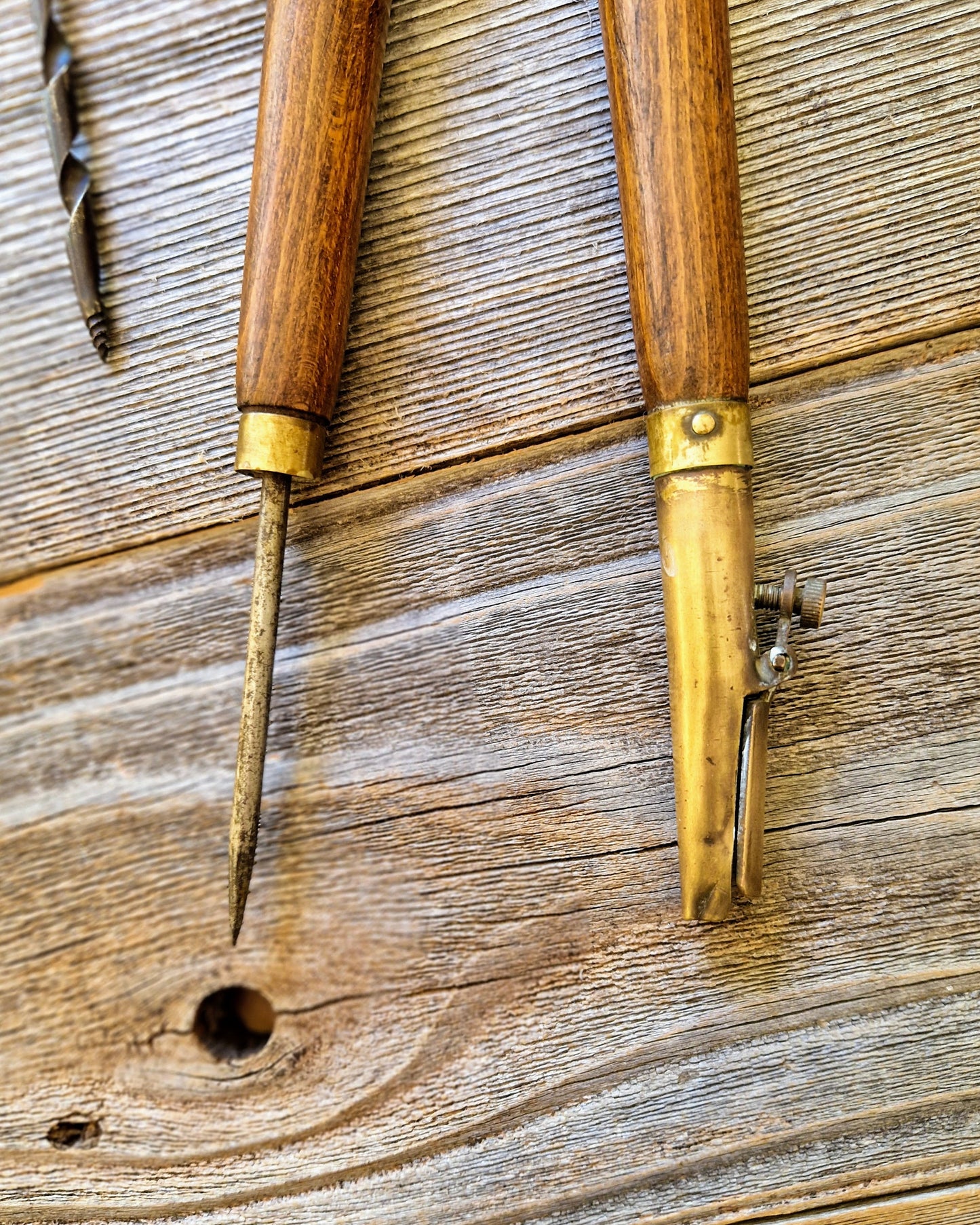 1930s British Carpenter’s Pencil Compass | Vintage Woodworking Tool in Wood & Brass