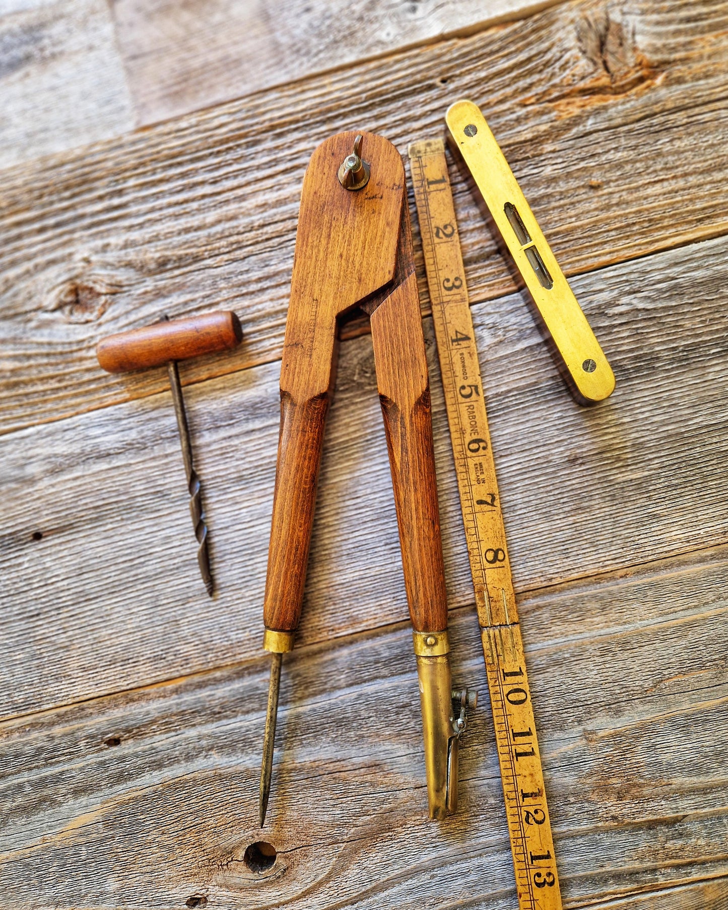 1930s British Carpenter’s Pencil Compass | Vintage Woodworking Tool in Wood & Brass