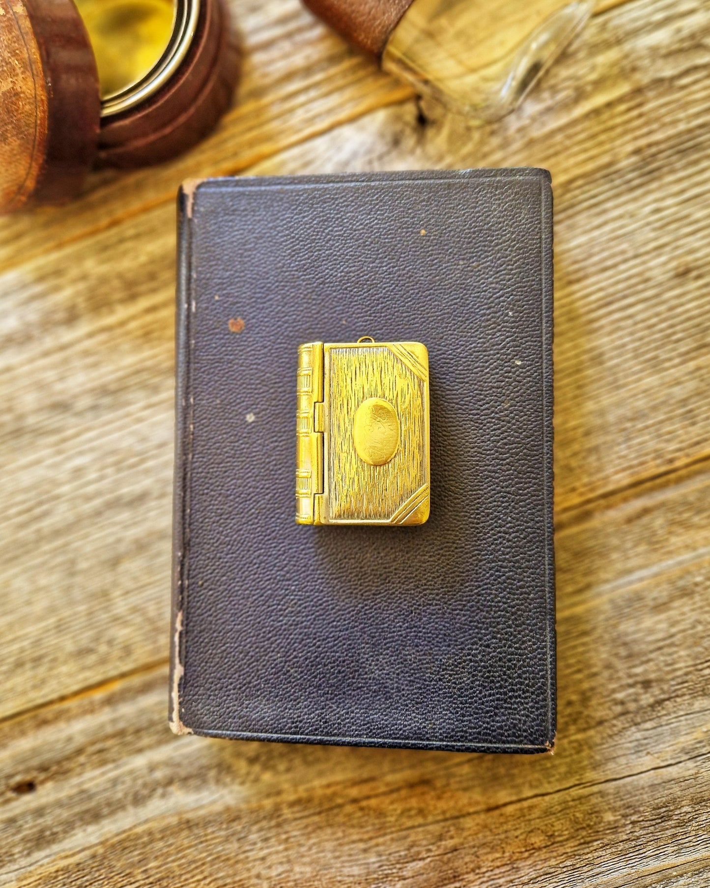 Edwardian Brass Vesta Case in Book Form c. 1902-1910 | Antique English Match Safe 