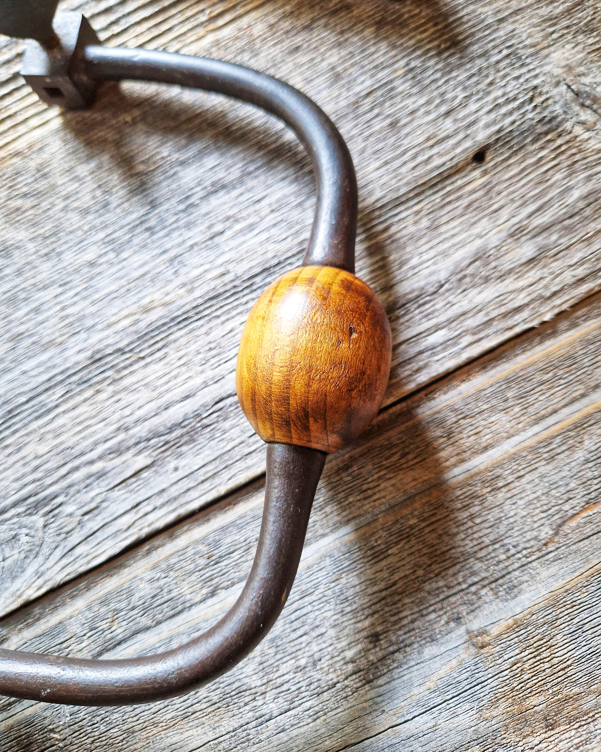 Antique Penny Brace with 7-1/2 Inch Sweep, c. 1890-1915 | Woodworking Tool in Steel & Beech